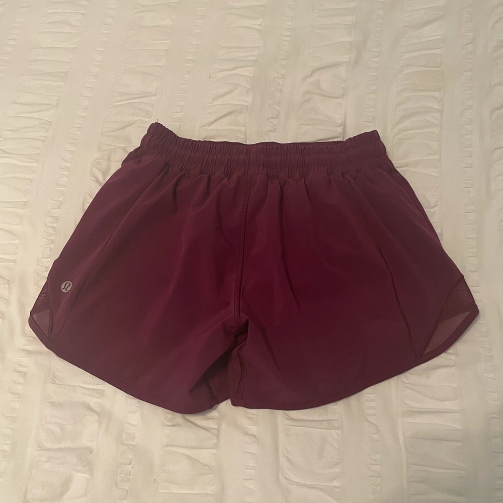 Lululemon Hotty Hot 2.5 inch shorts